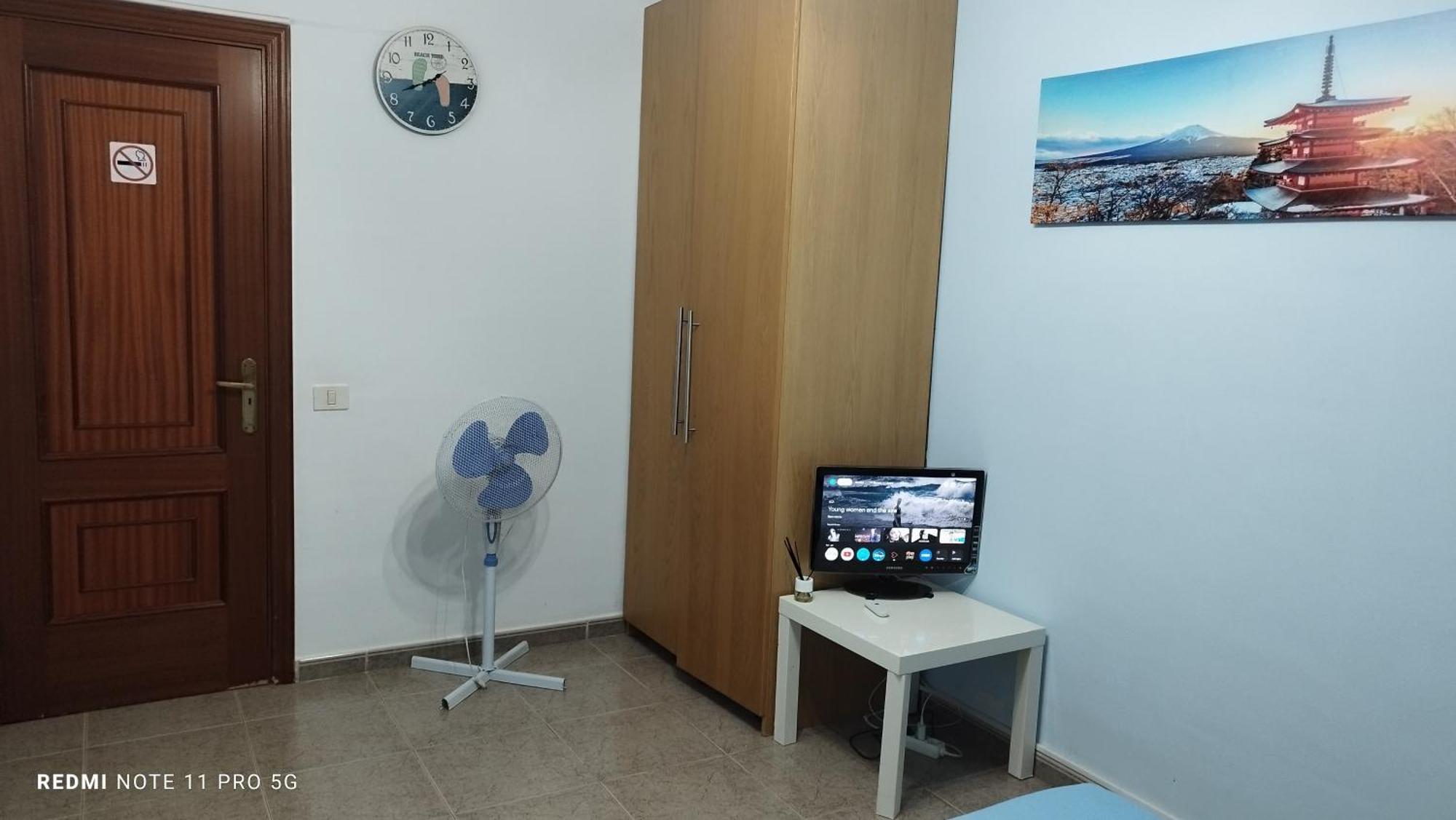 Los Cristianos Centro, Room With A Private Bathroom In Shared Apartment Arona  Exterior foto