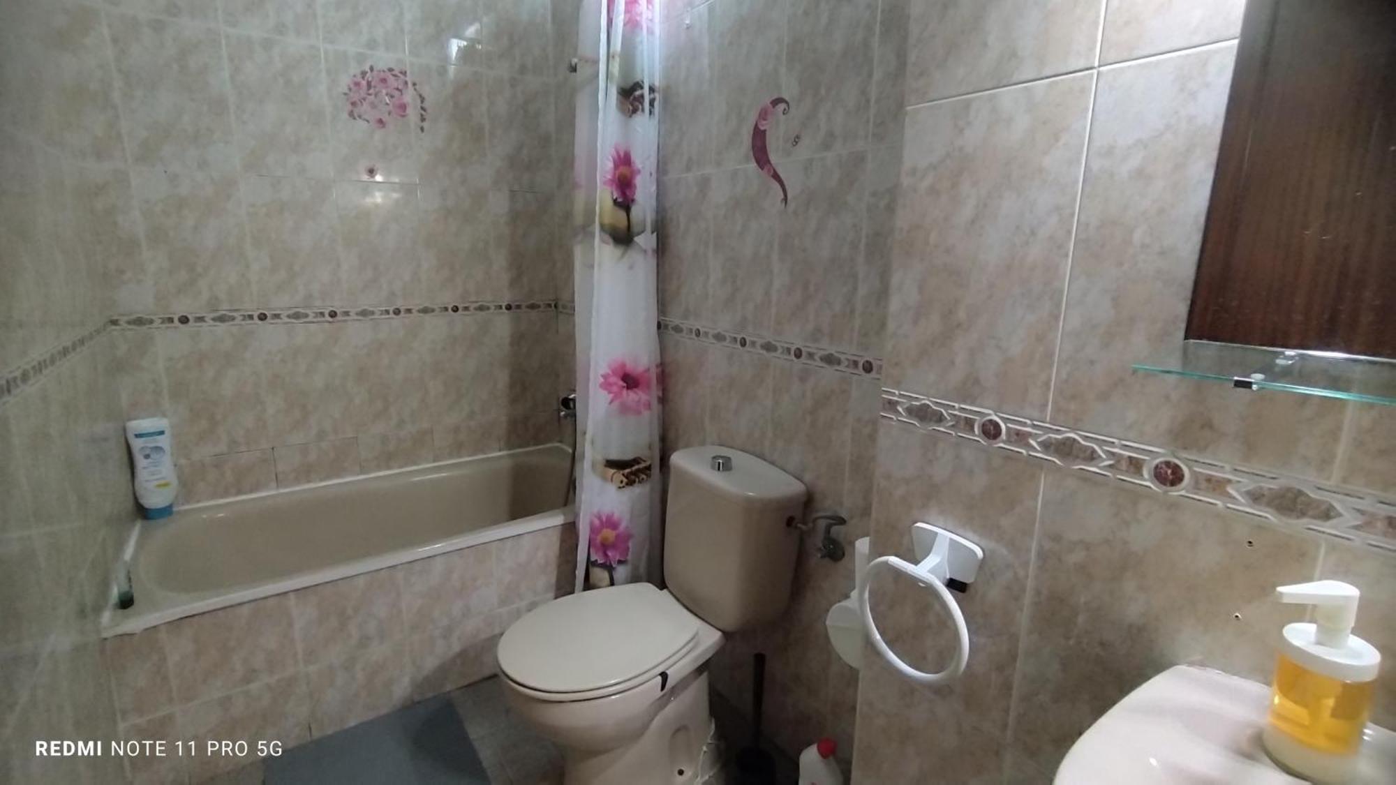 Los Cristianos Centro, Room With A Private Bathroom In Shared Apartment Arona  Exterior foto